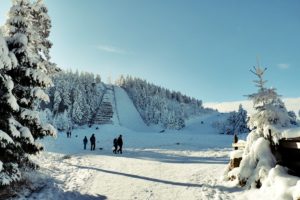 Verschneiter Gipfel des Wurmbergs im Harz