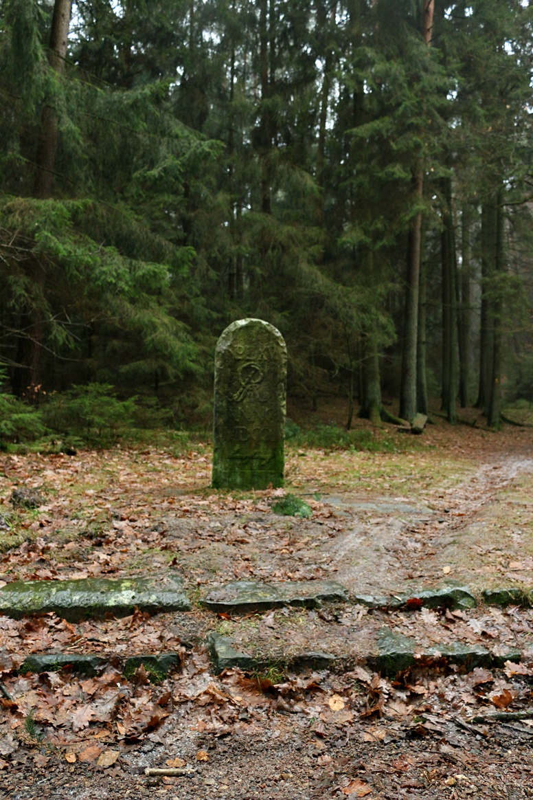 Grenzstein zwischen Hamburg und Niedersachsen