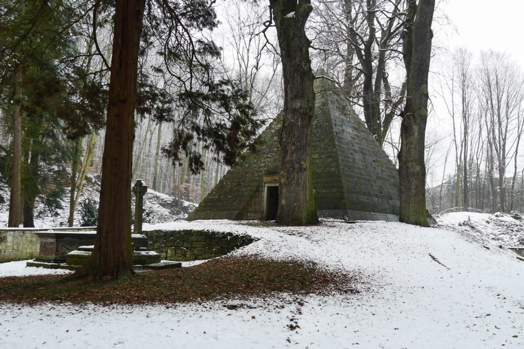 Pyramide auf dem Laves Kulturpfad